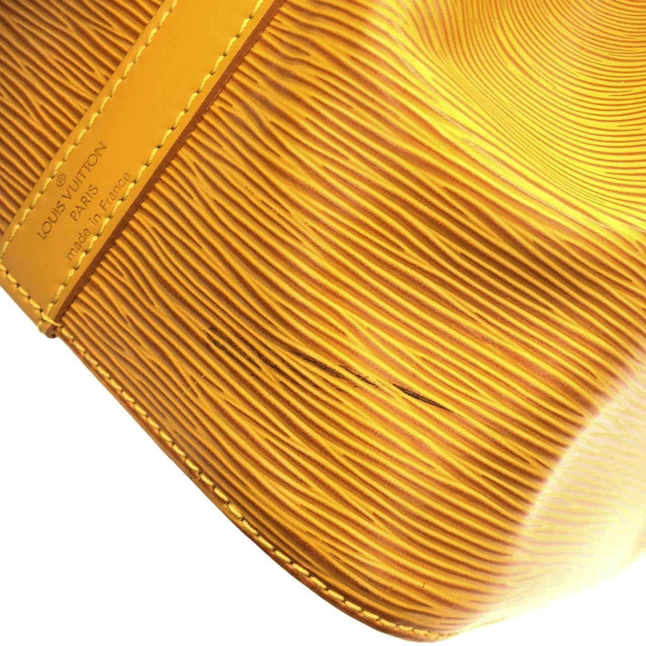 ルイヴィトン エピ プチ ノエ M44109 ショルダーバッグ