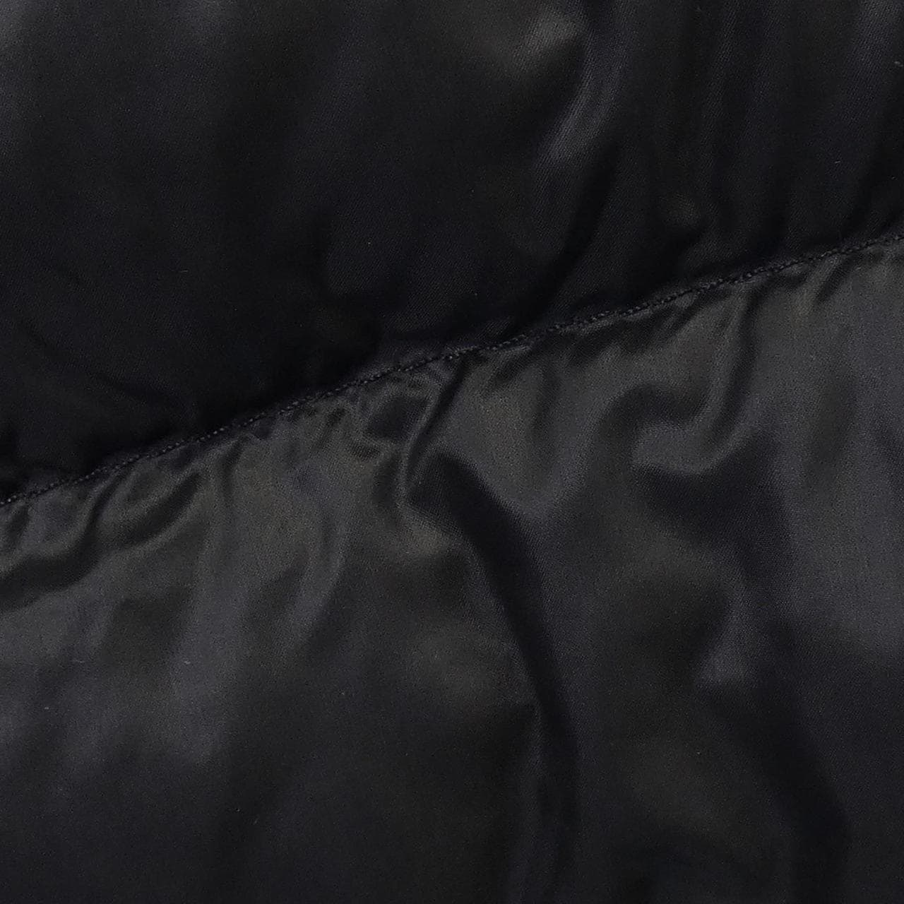 モンクレール MONCLER ダウンジャケット