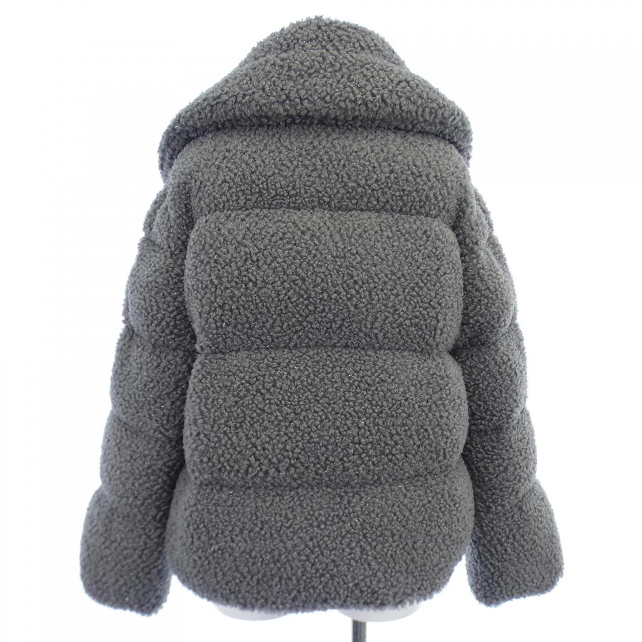 モンクレール MONCLER ダウンジャケット