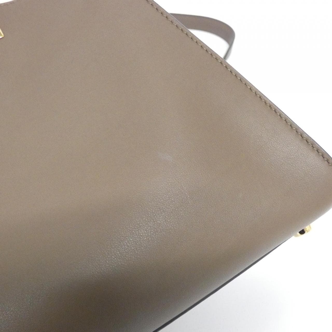 フェンディ ピーカブー エッセンシャリー 8BN302 9FJ バッグ