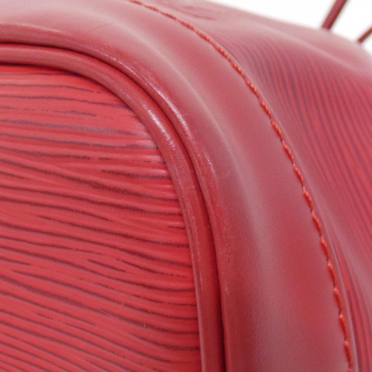 ルイヴィトン エピ プチ ノエ M4410E ショルダーバッグ