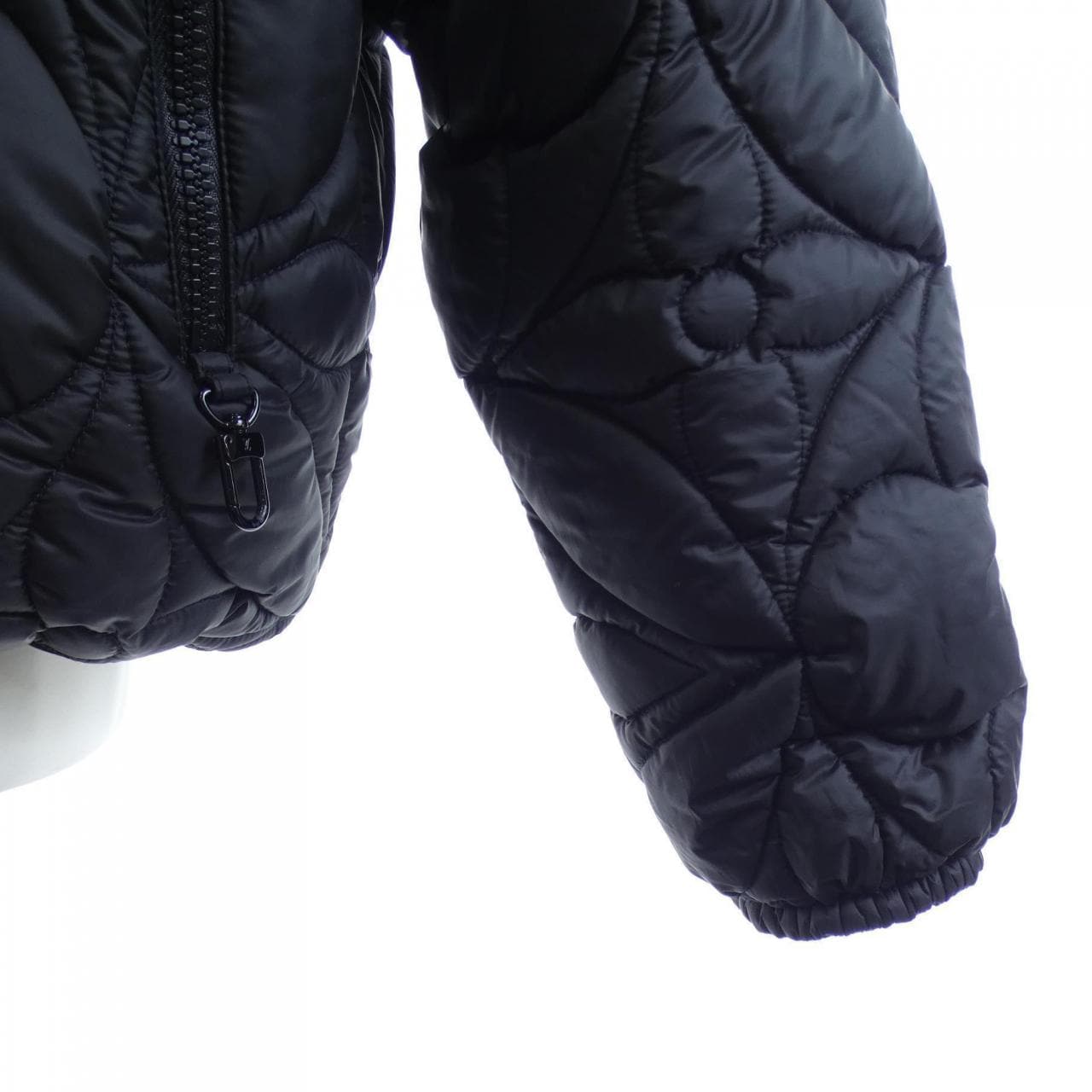 ルイヴィトン LOUIS VUITTON リバーシブルモノグラムパファージャケット HIB47WRSB ブルゾン