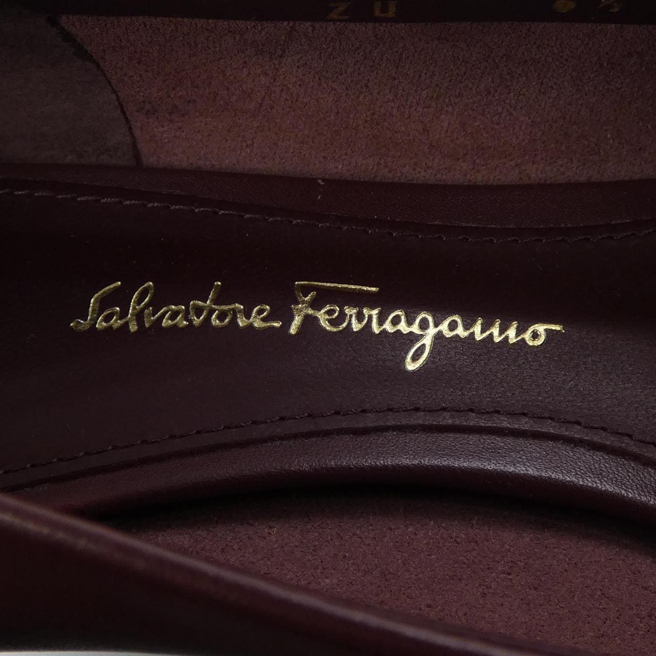 サルヴァトーレフェラガモ SALVATORE FERRAGAMO ZU パンプス
