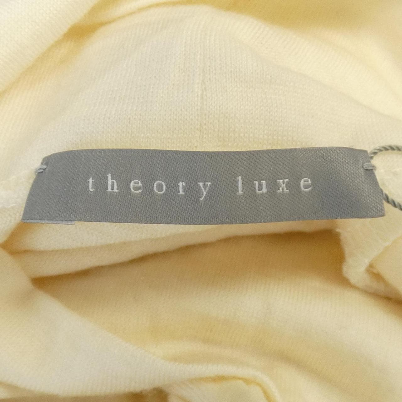 塞奧莉露Theory luxe上衣