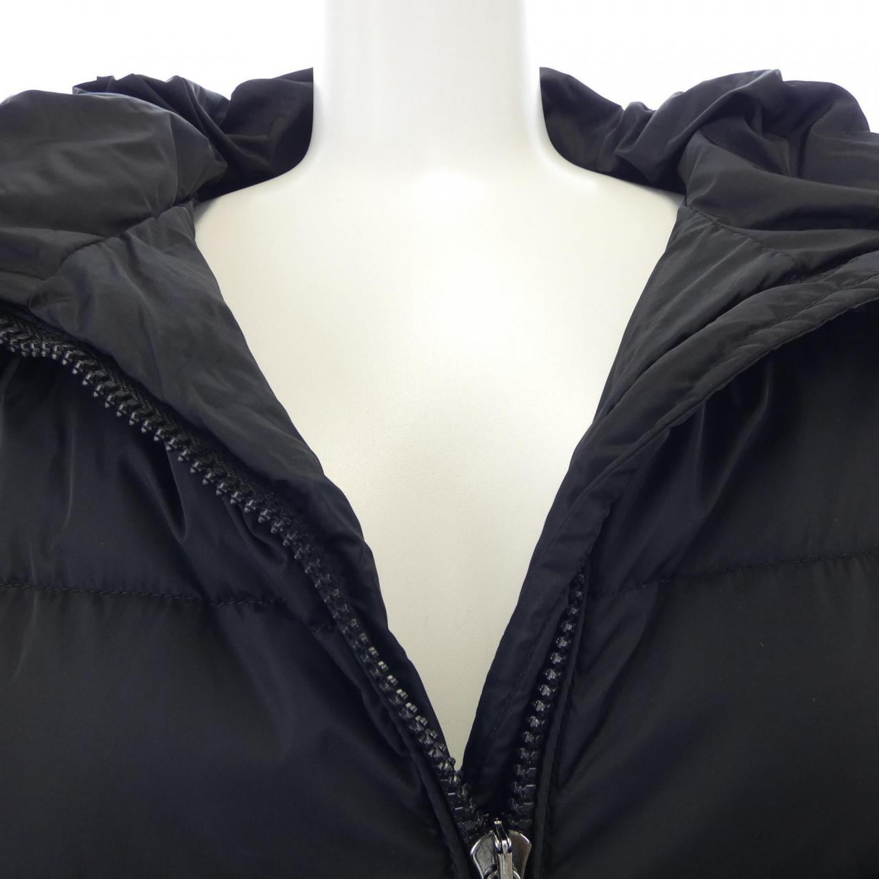 モンクレール MONCLER AVOCETTE ダウンジャケット