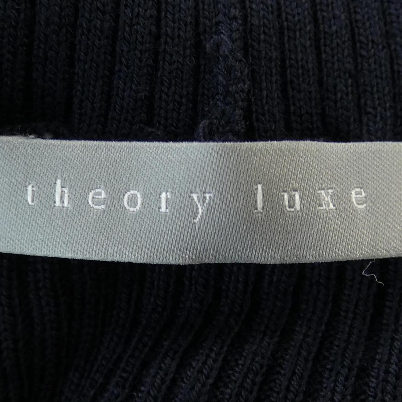 Theory luxe 03-3301720針織衫