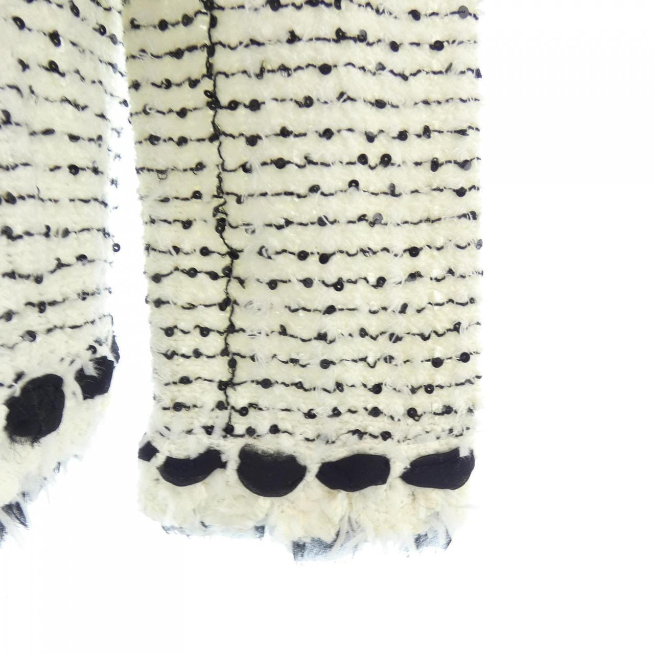 【ヴィンテージ】シャネル CHANEL P25414W03520 05P ノーカラージャケット