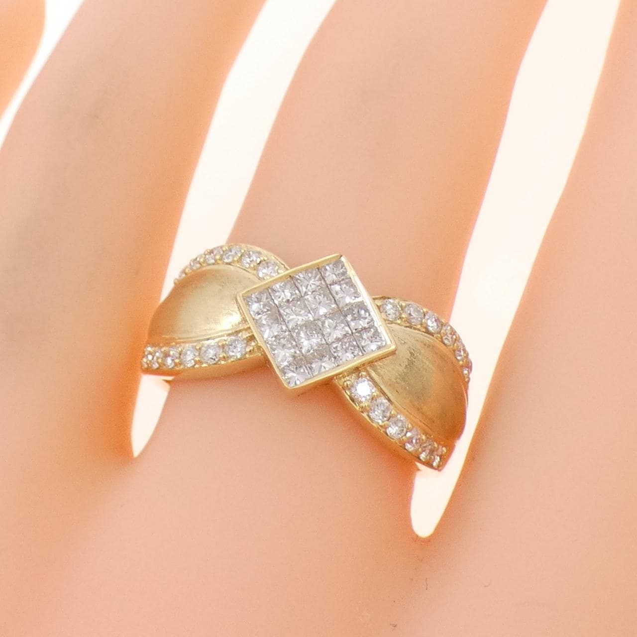 GSTB鑽石戒指 0.70 克拉