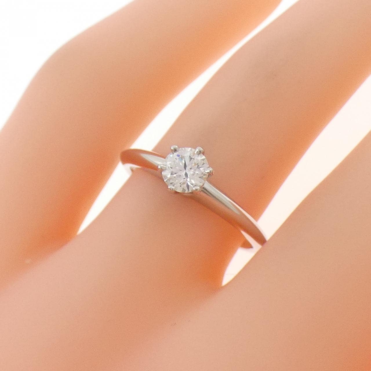 TIFFANY经典单单钻指，0.36克拉