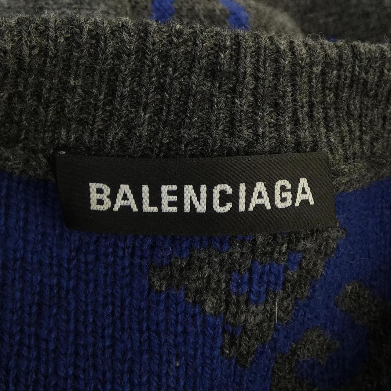 バレンシアガ BALENCIAGA 623283 T1567. ニット
