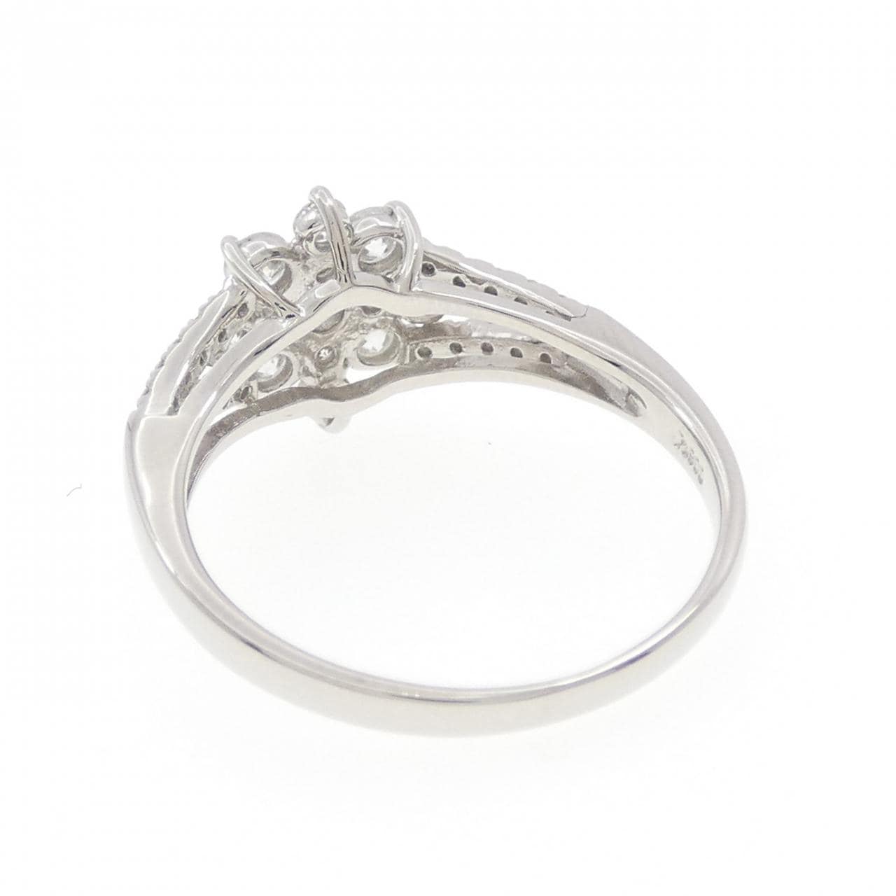 PT900 フラワー ダイヤモンド リング 0.50CT