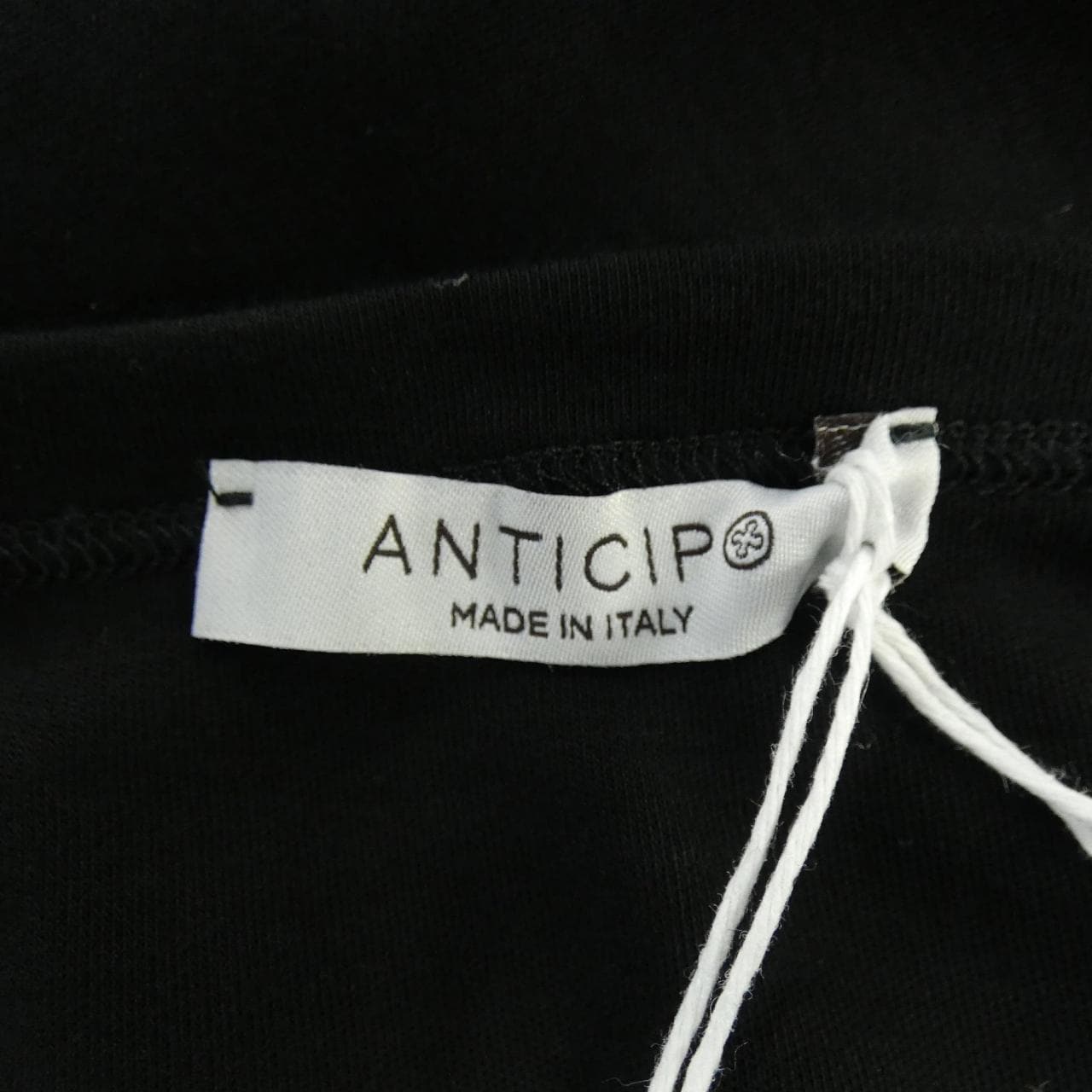 アンティーチポ ANTICIPO Tシャツ