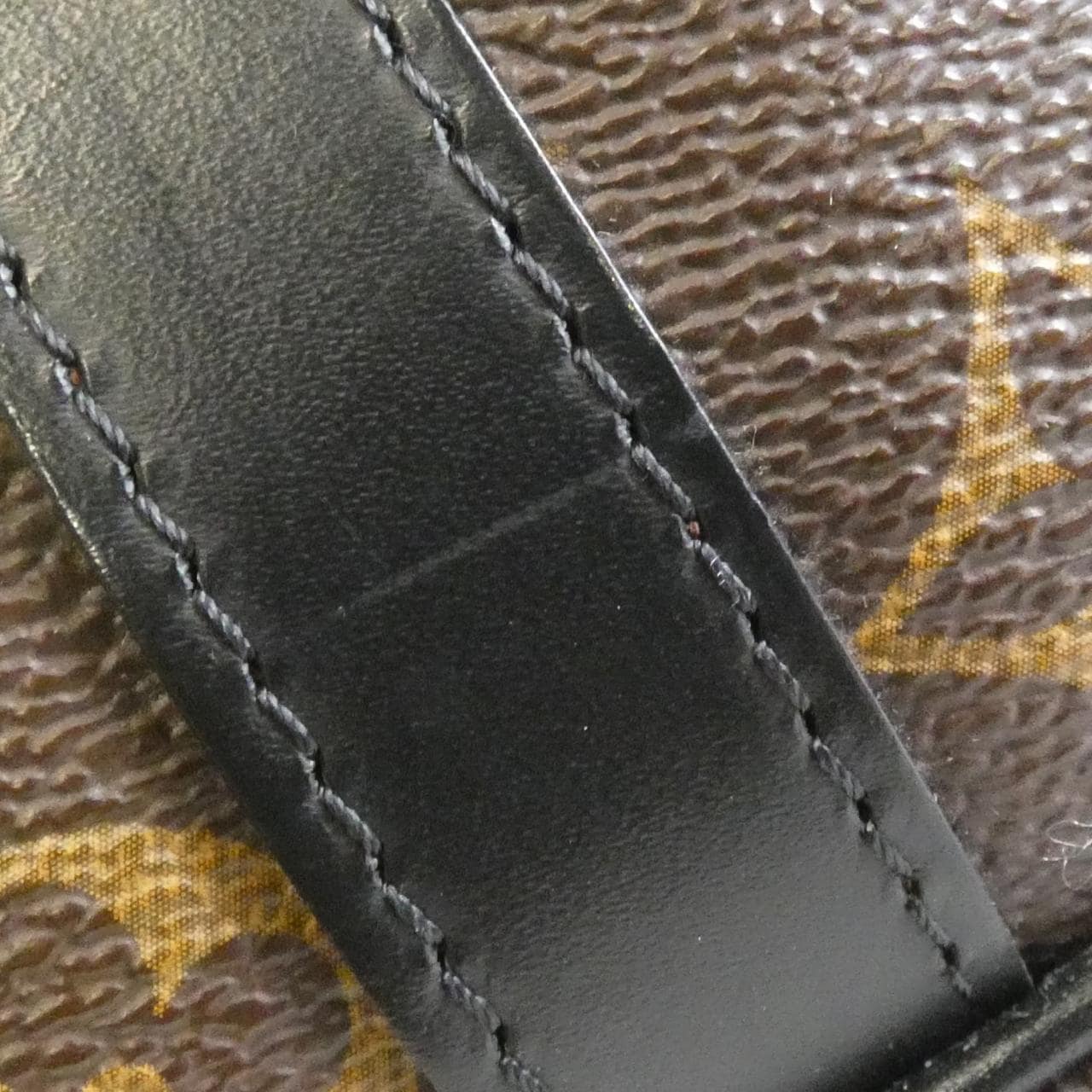 ルイヴィトン モノグラム マカサー ポルト ドキュマン ヴォワヤージュ PM M52005 バッグ