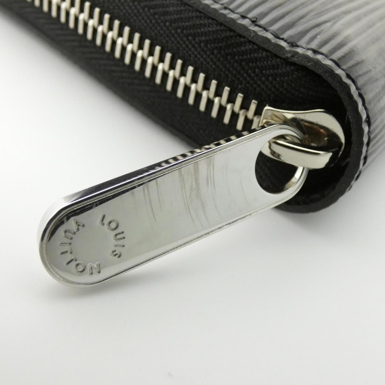 ルイヴィトン エピ ジッピー ウォレット M61857 財布