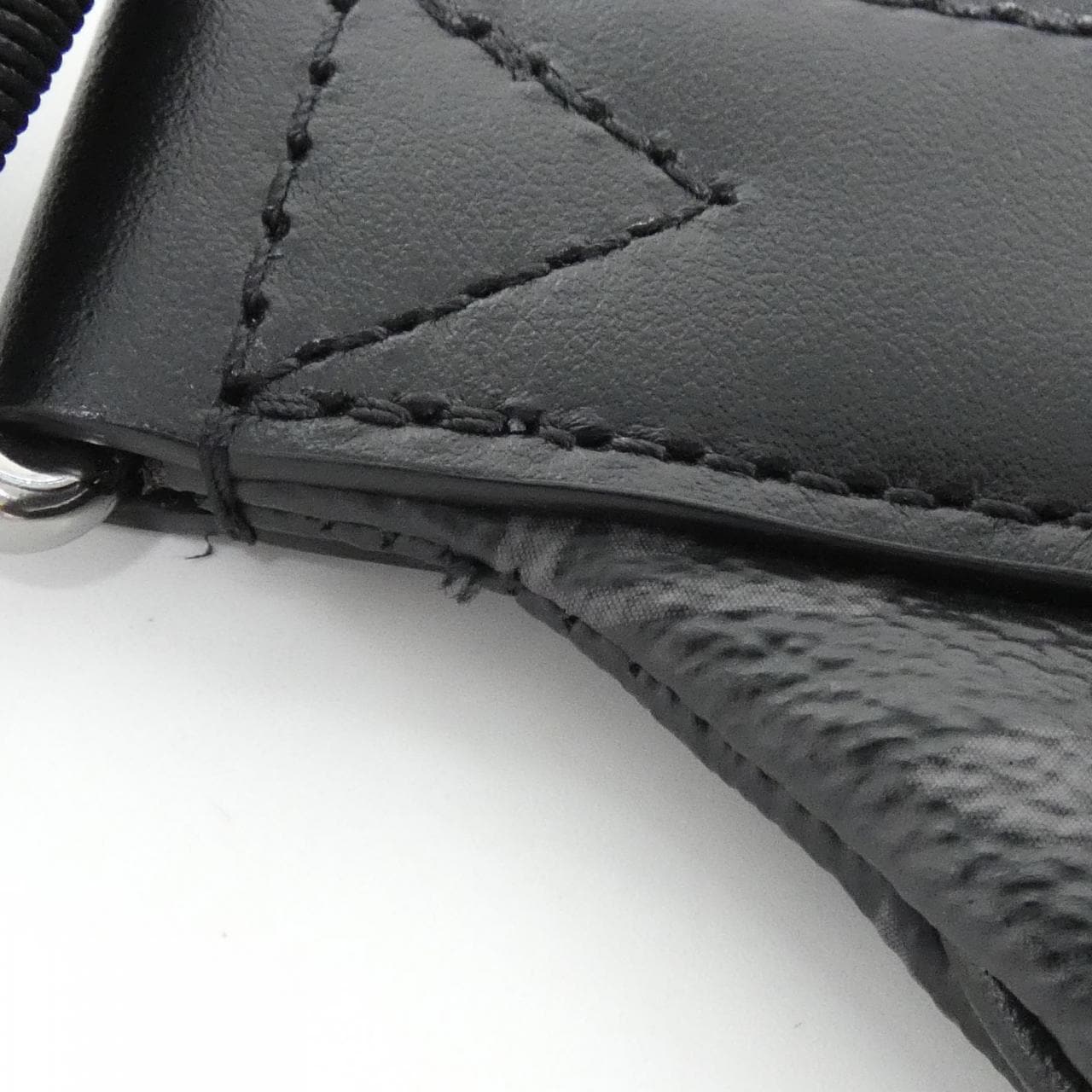 ルイヴィトン モノグラム エクリプス ディスカバリー バムバッグ PM M46035 ショルダーバッグ