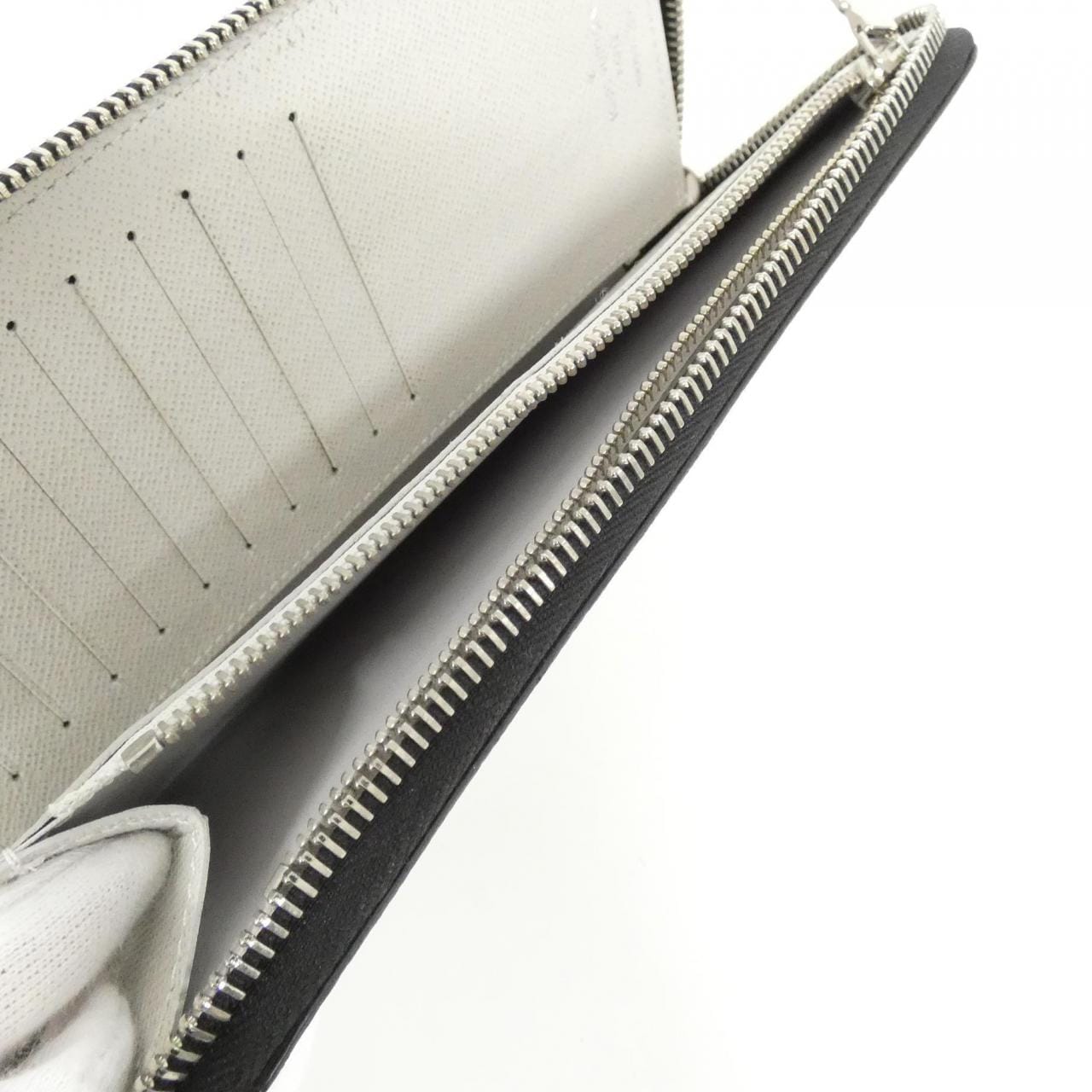 ルイヴィトン タイガ ラマ ジッピー ウォレット ヴェルティカル M30446 財布