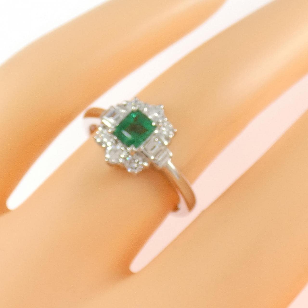 PT900 エメラルド リング 0.43CT