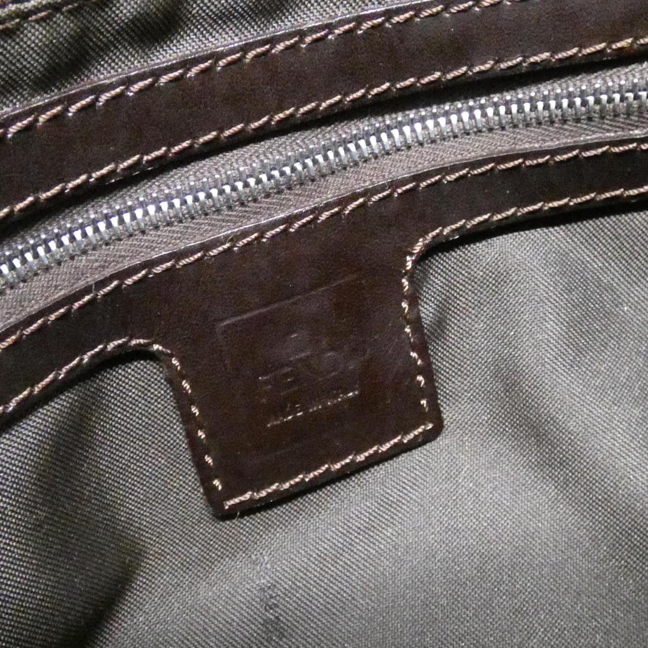 【ヴィンテージ】フェンディ マンマ バゲット 26325 ショルダーバッグ