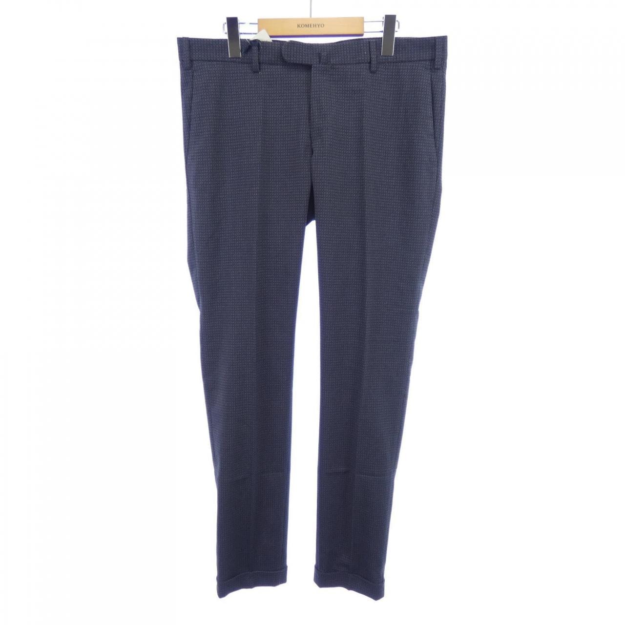 ピエンツァ PIENZA パンツ