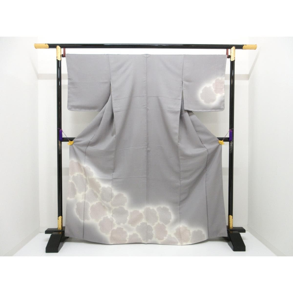 Visiting kimono, Shantou embroidery, gradation dyeing