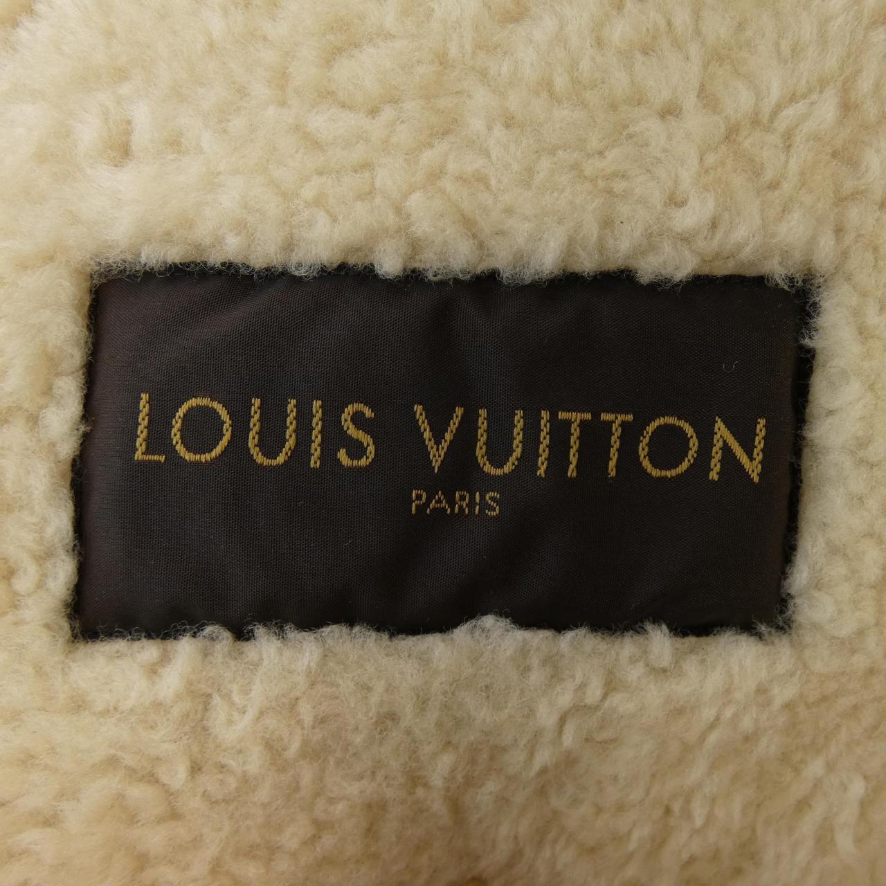 ルイヴィトン LOUIS VUITTON ダウンジャケット