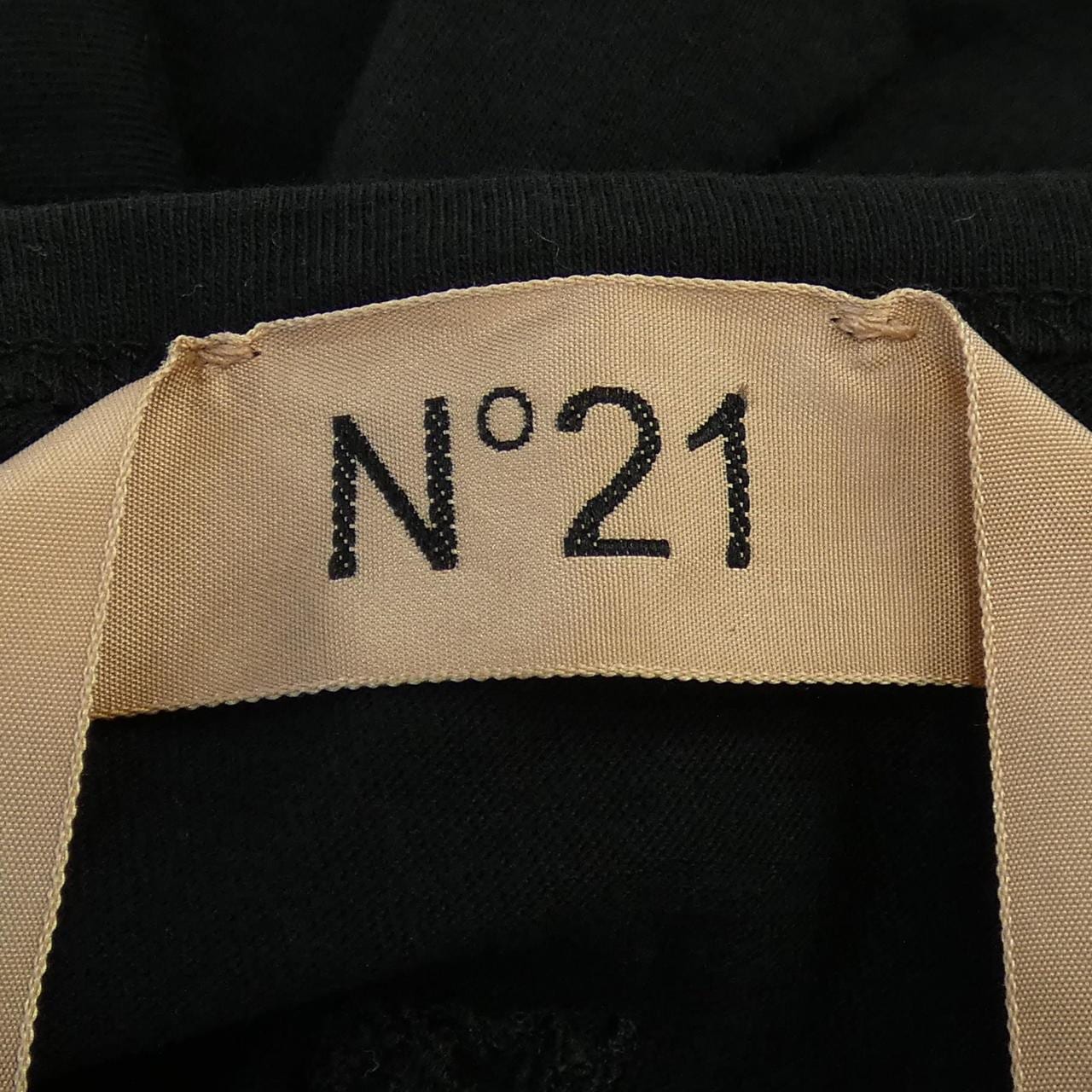 ヌメロヴェントゥーノ N°21 24S-F061-4157 トップス