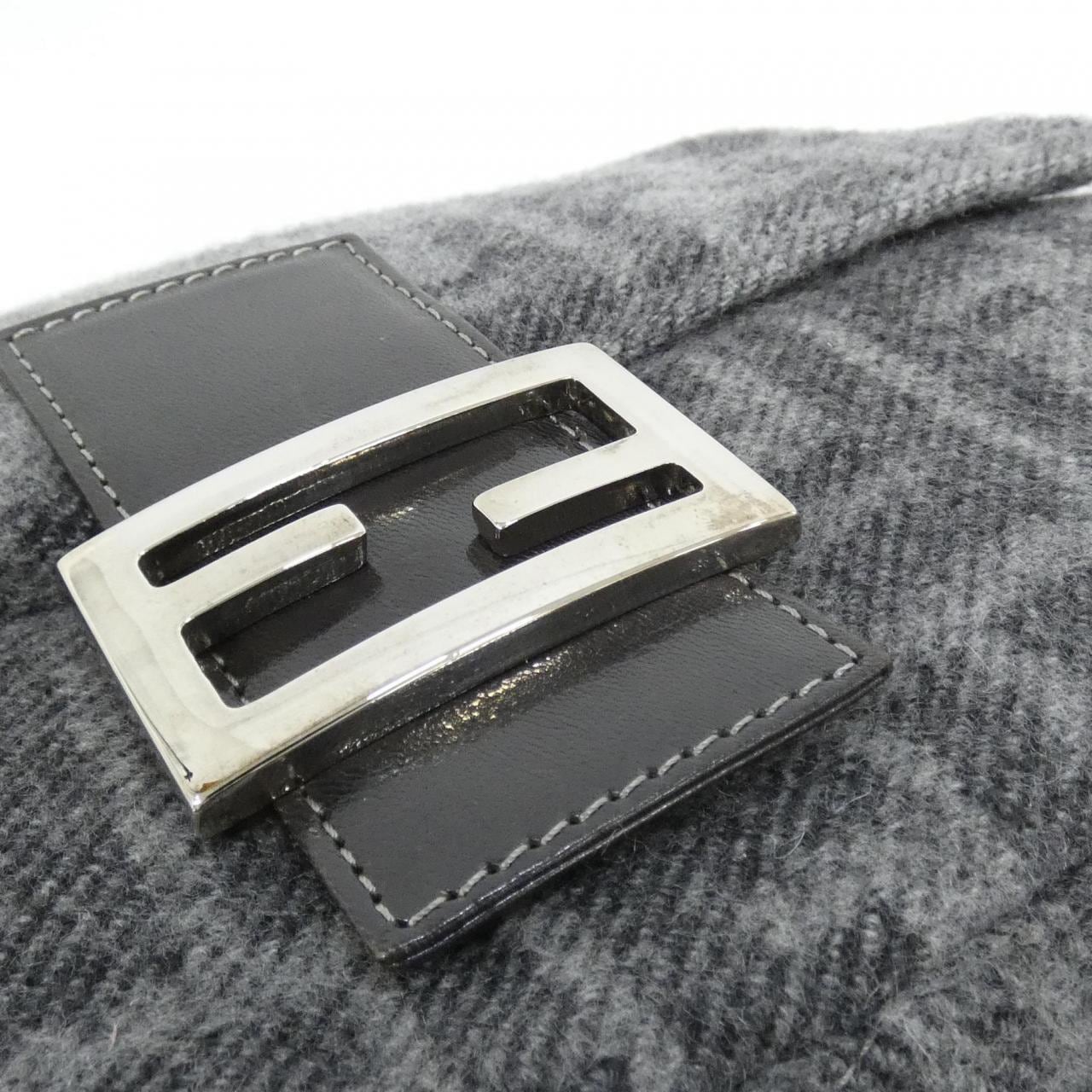 【ヴィンテージ】フェンディ マンマ バゲット 26325 ショルダーバッグ