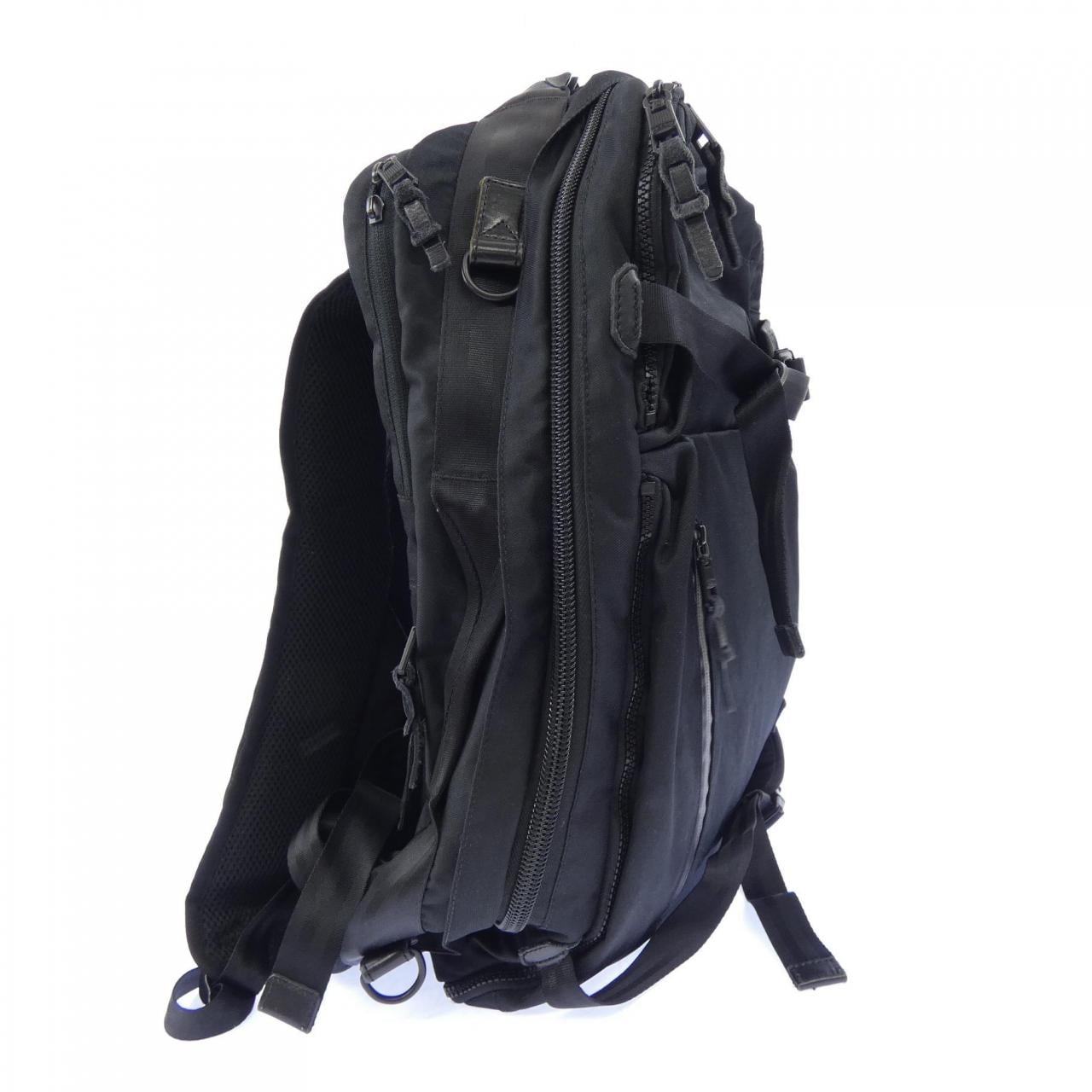 ASSOV 061404 BACKPACK