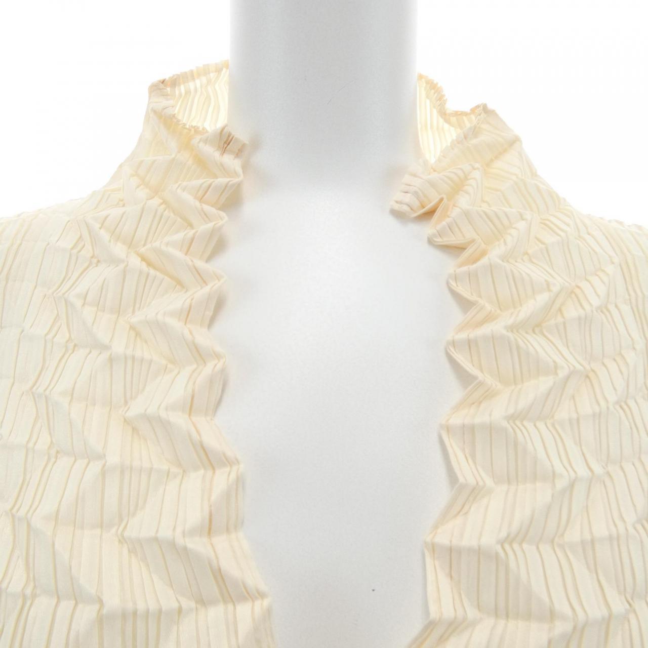 イッセイミヤケ ISSEY MIYAKE IM33FJ120 トップス