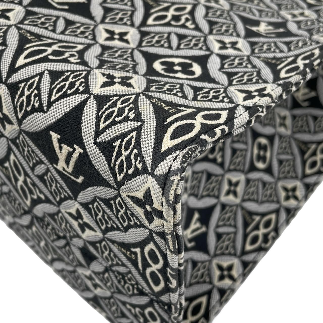 ルイヴィトン SINCE1854 オンザゴー GM M57207 バッグ