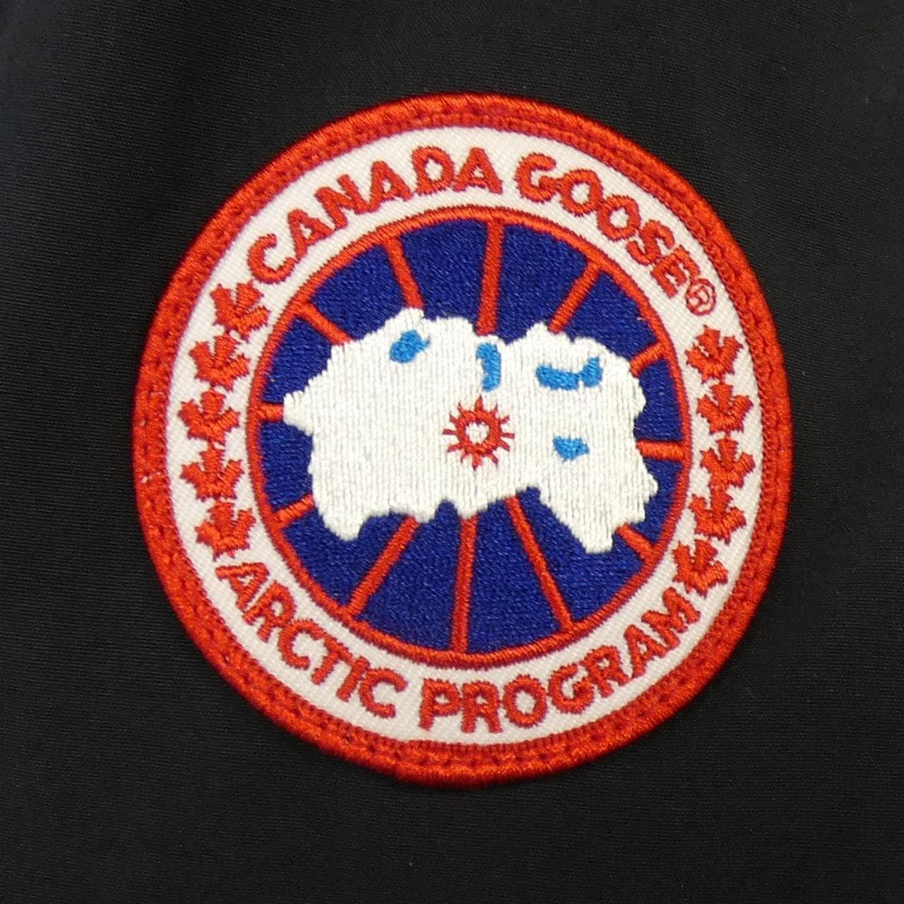 加拿大鵝CANADA GOOSE羽絨服
