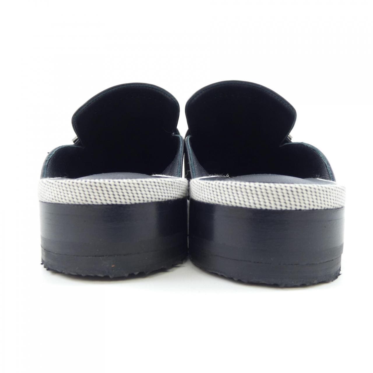 エルメス HERMES グルーピー GROUPIE パリバックル 231052Z サンダル