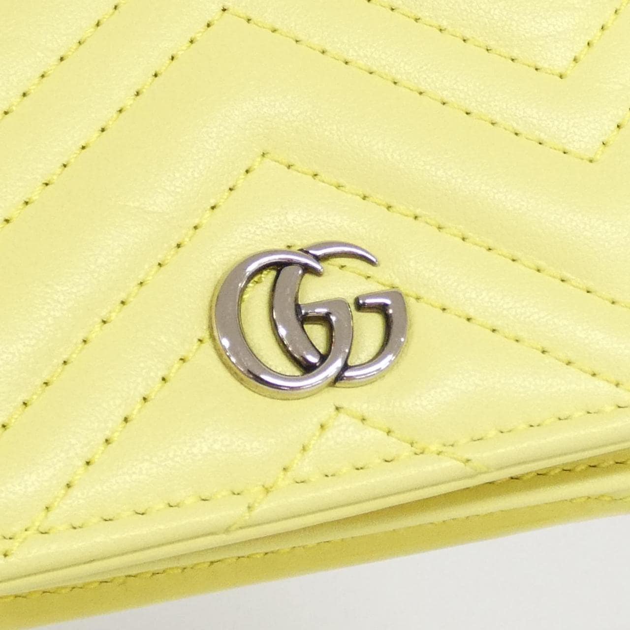 グッチ GG MARMONT 625693 DTD1P チェーンウォレット