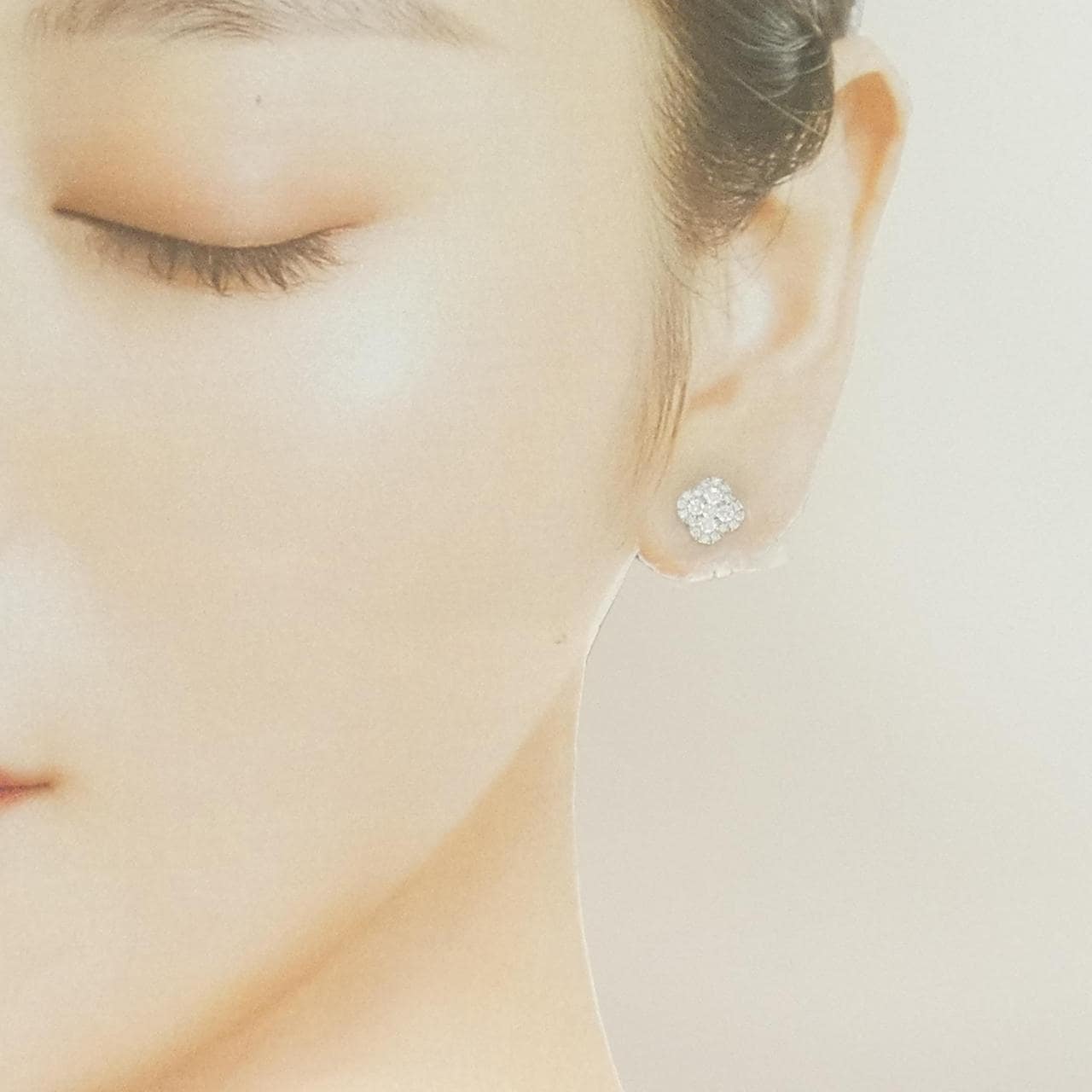 K18WG フラワー ダイヤモンド ピアス 0.50CT