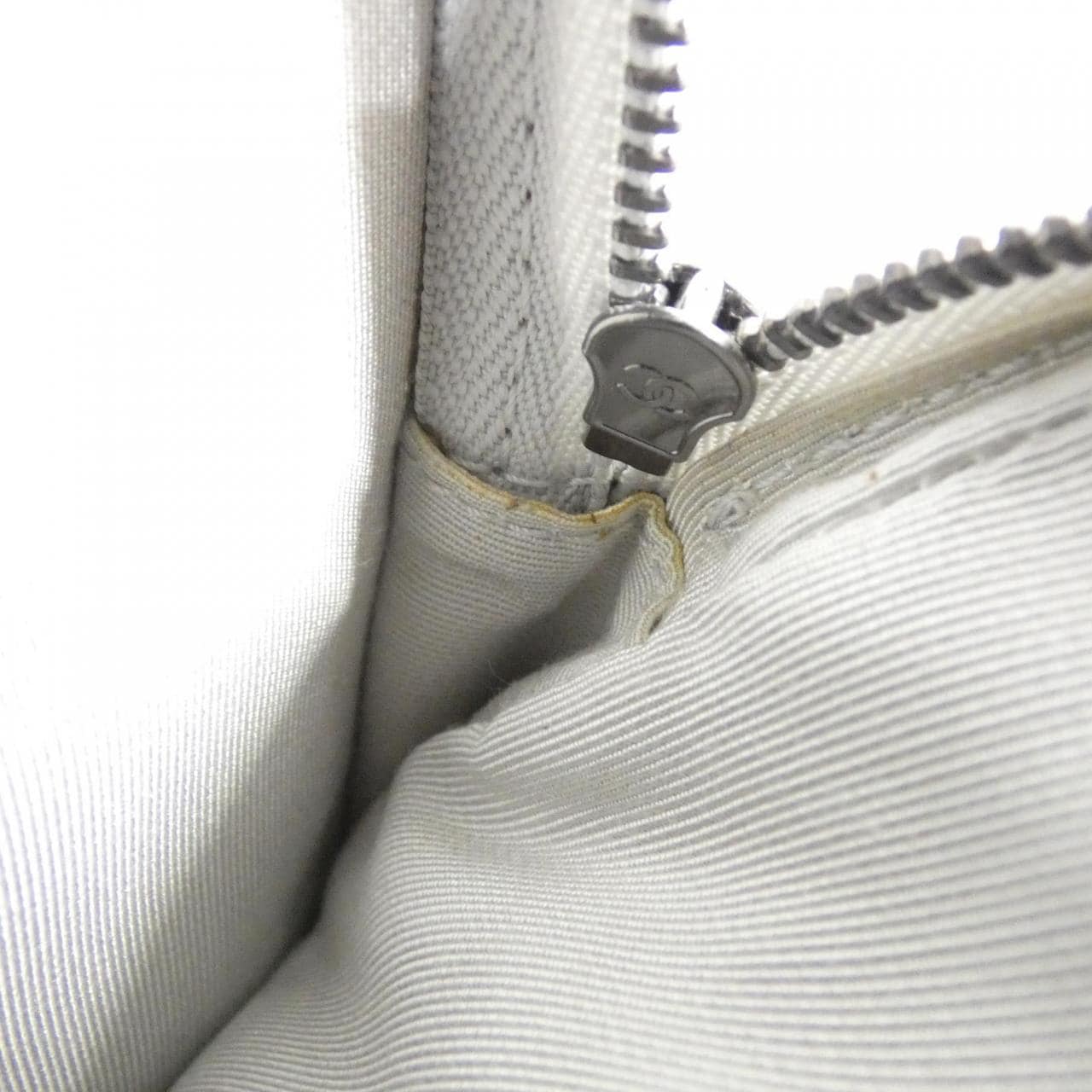 シャネル バッグ