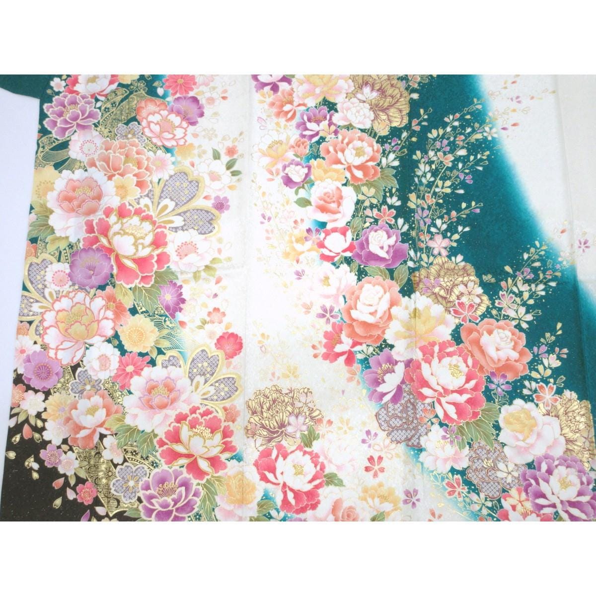 振袖　銀通しボカシ染　友禅金彩加工　刺繍入り