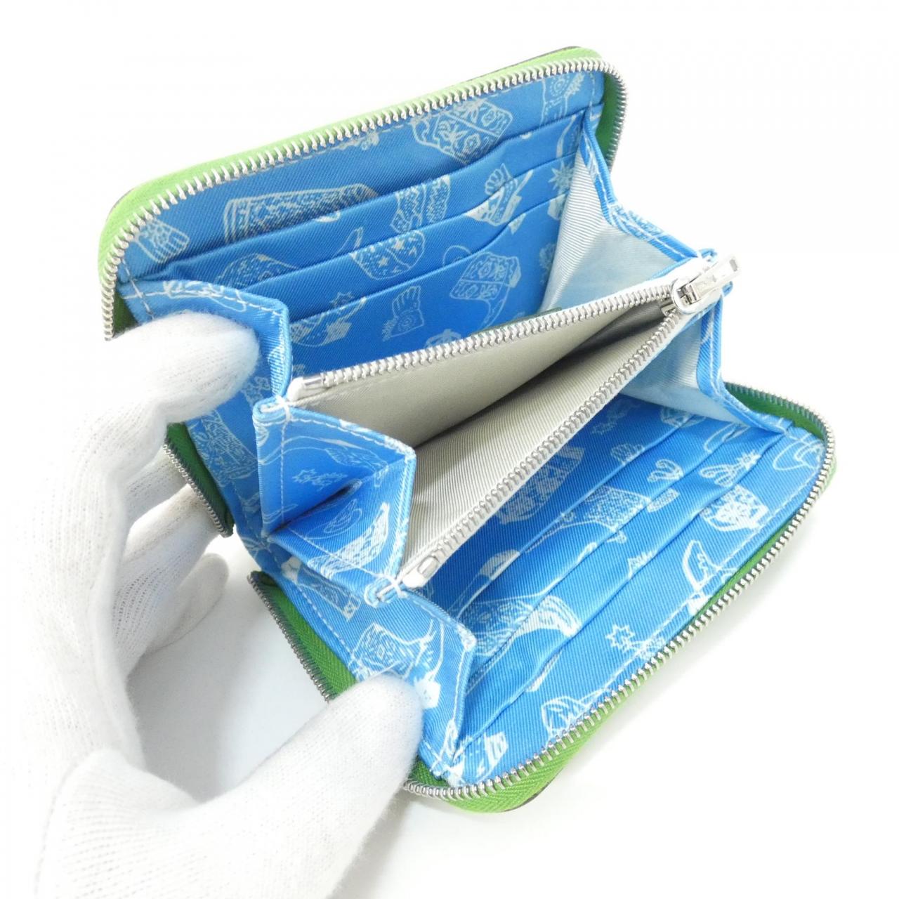 【未使用品】エルメス AUNAGE RODEO DES COWGIRLS シルク イン コンパクト 085207CK 財布