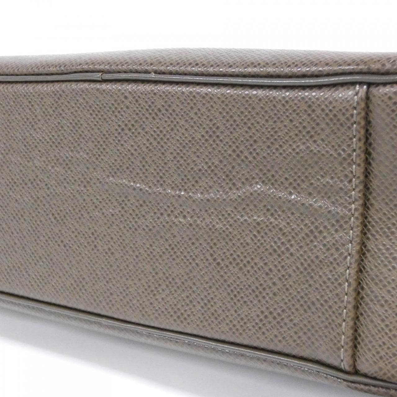 ルイヴィトン タイガ トゥルース トワレ GM M30218 ポーチ