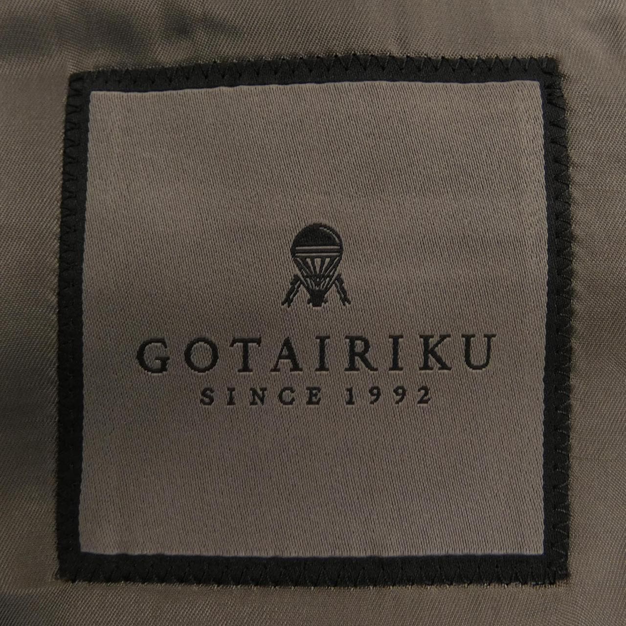 ゴタイリク GOTAIRIKU SRGOGA0374 スーツ