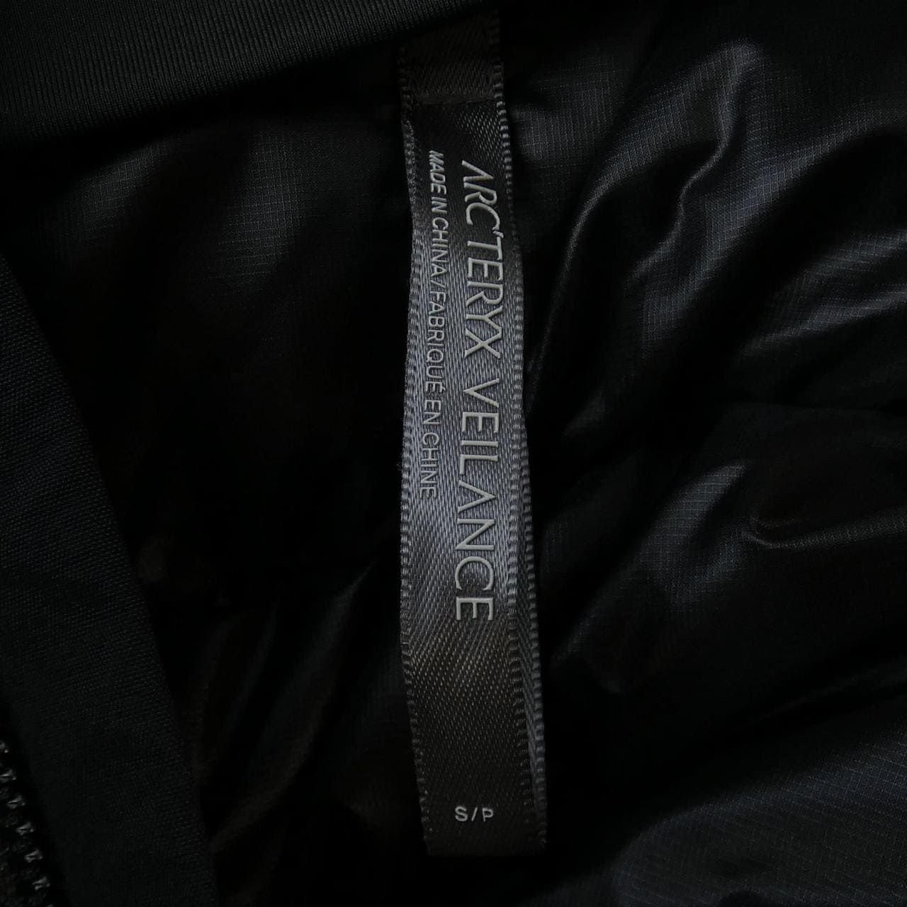 アークテリクスヴェイランス ARC'TERYX VEILANCE ダウンコート