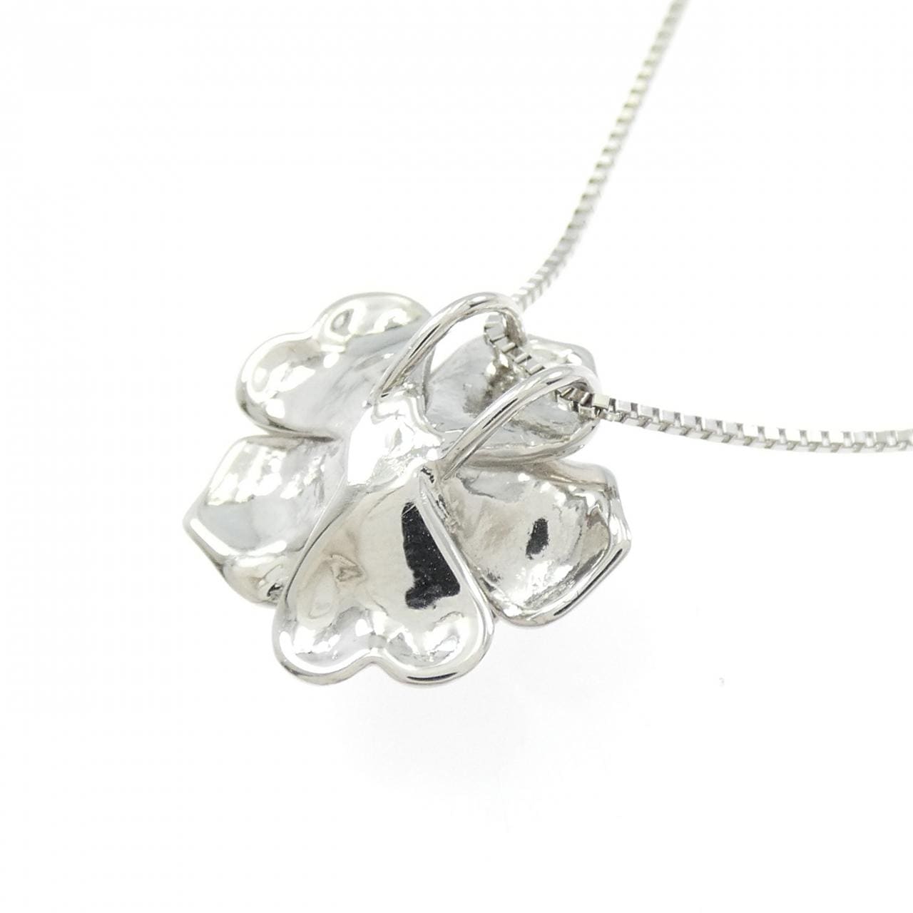 ジーエスティービー フラワー ダイヤモンド ネックレス 0.08CT