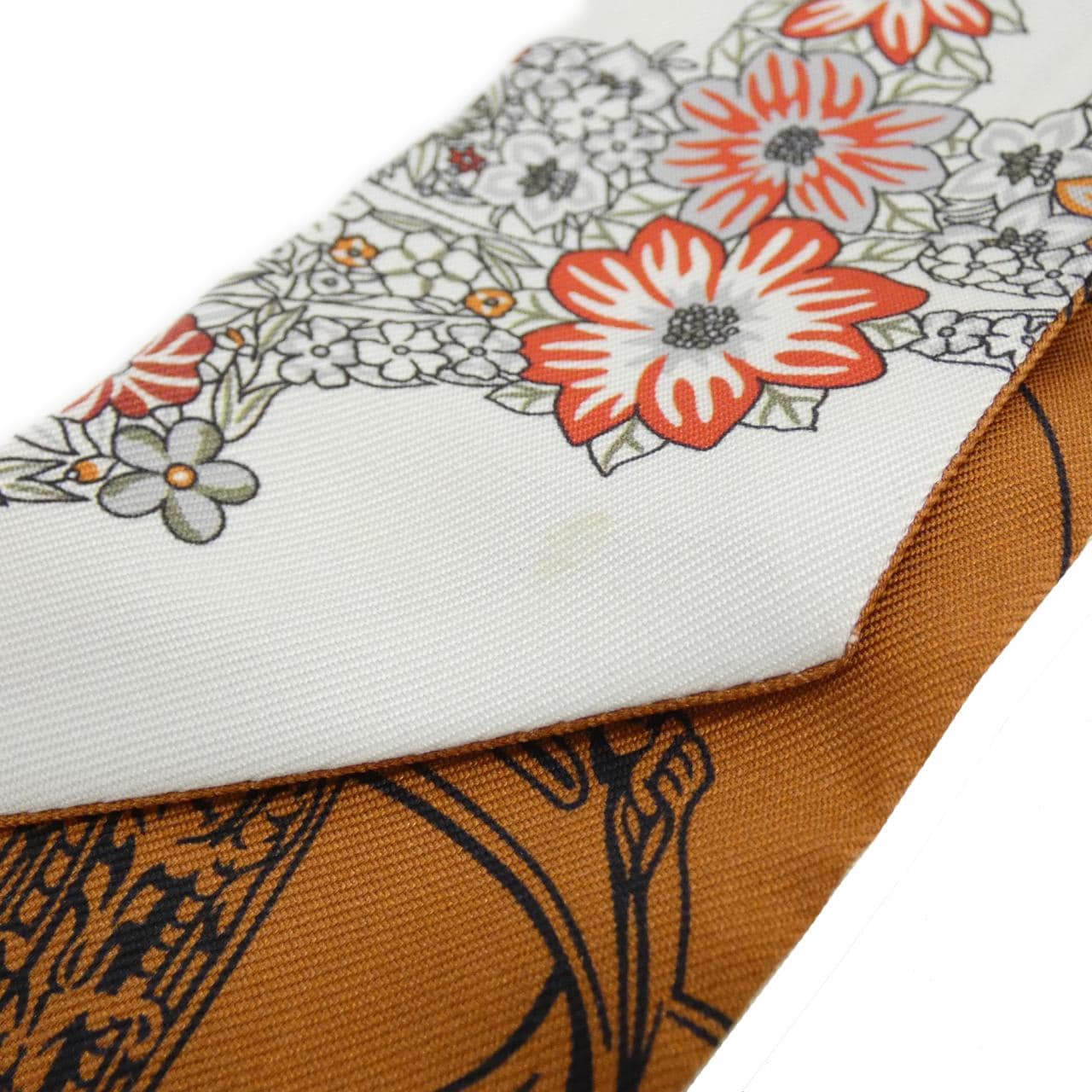 エルメス BRIDES DE GALA EN FLEURS ツイリー 064220S スカーフ