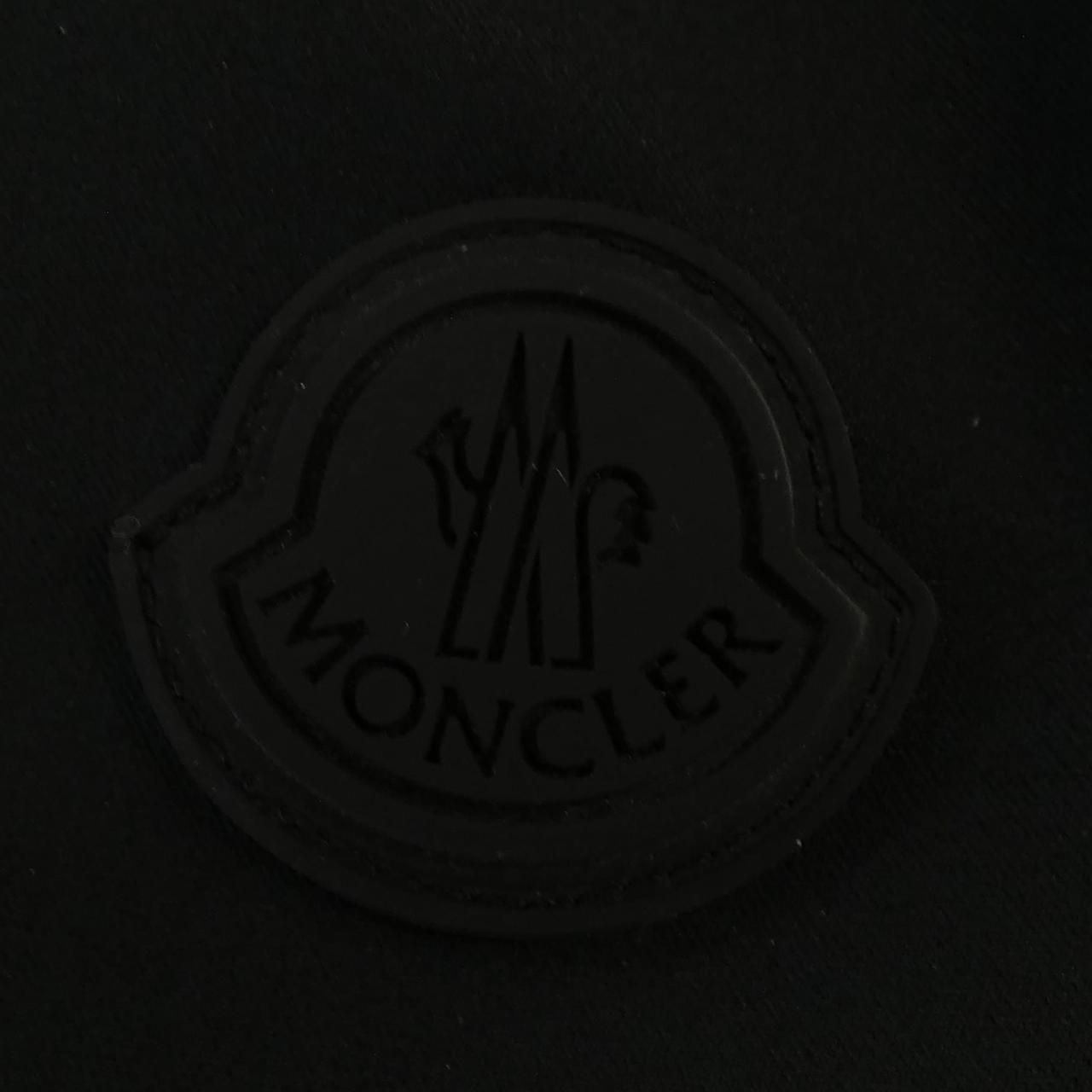モンクレール MONCLER ダウンジャケット