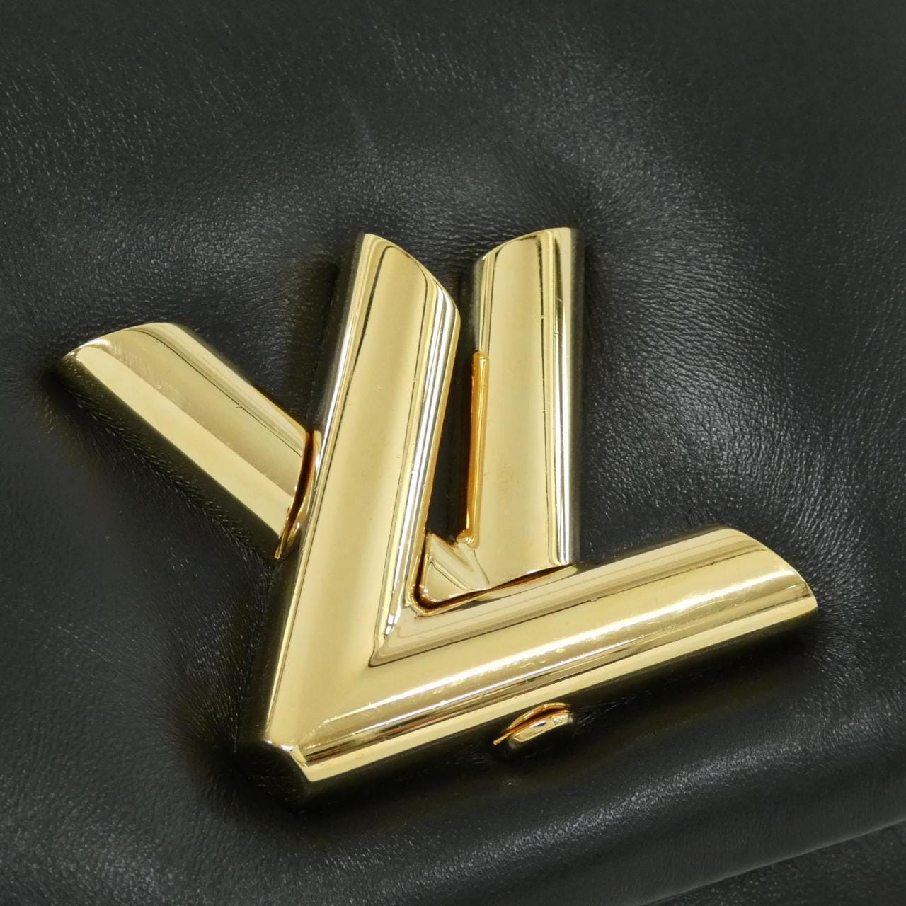 ルイヴィトン ツイスト MM M22785 ショルダーバッグ