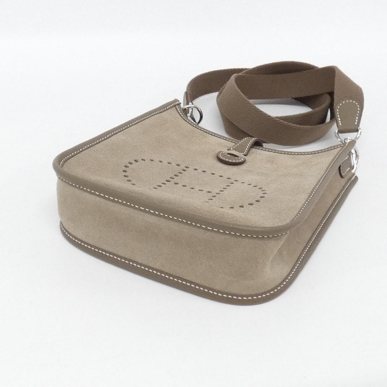 エルメス マキシキャドリーユ エヴリン アマゾン 16cm 083276CK ショルダーバッグ