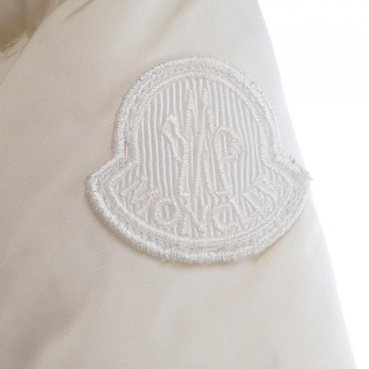 モンクレール MONCLER ダウンジャケット