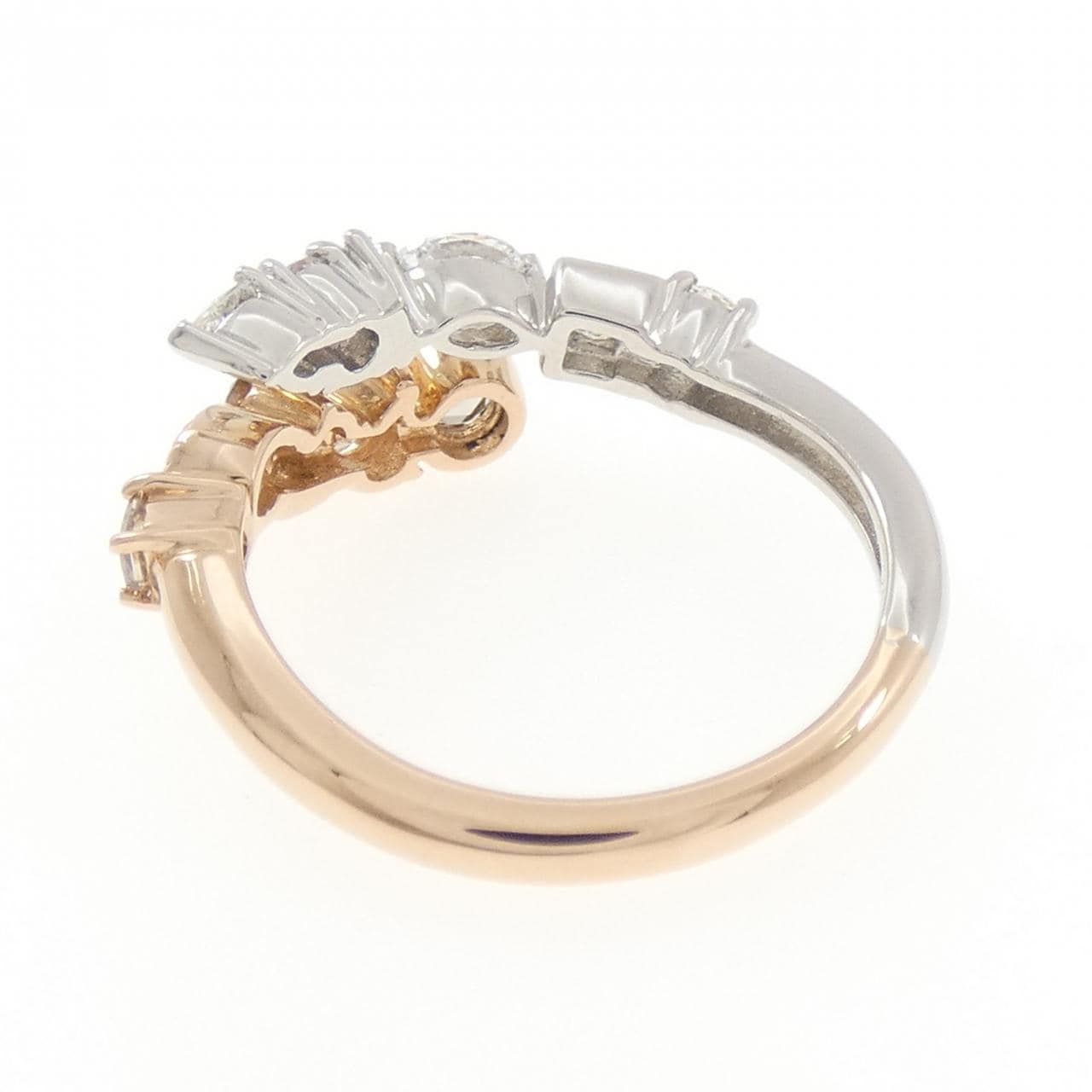 ジーエスティービー ダイヤモンド リング 0.65CT