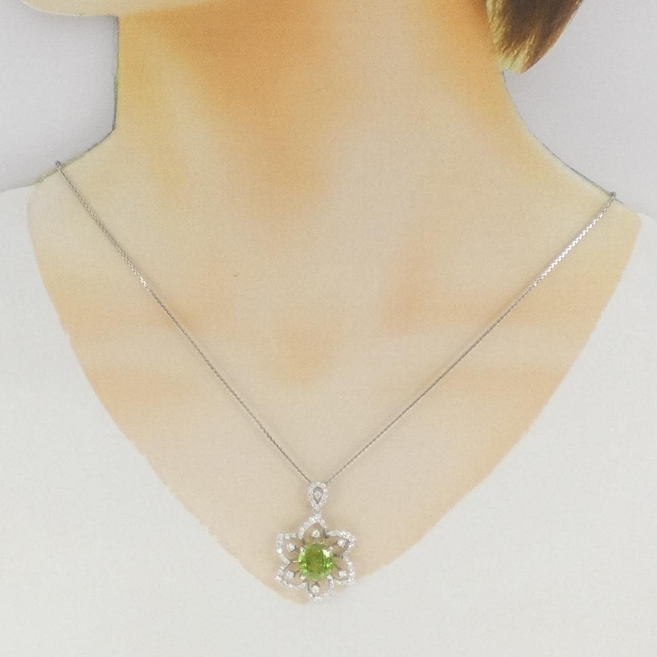 PT900/PT850 Flower Sphene Necklace 4.80CT