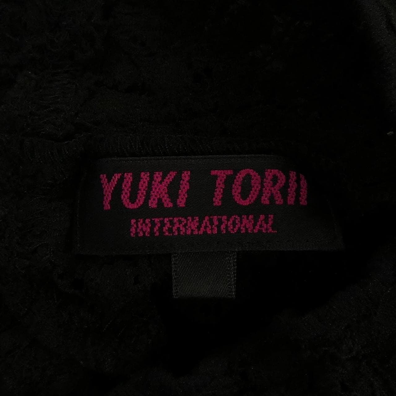 ユキトリイ YUKI TORII トップス