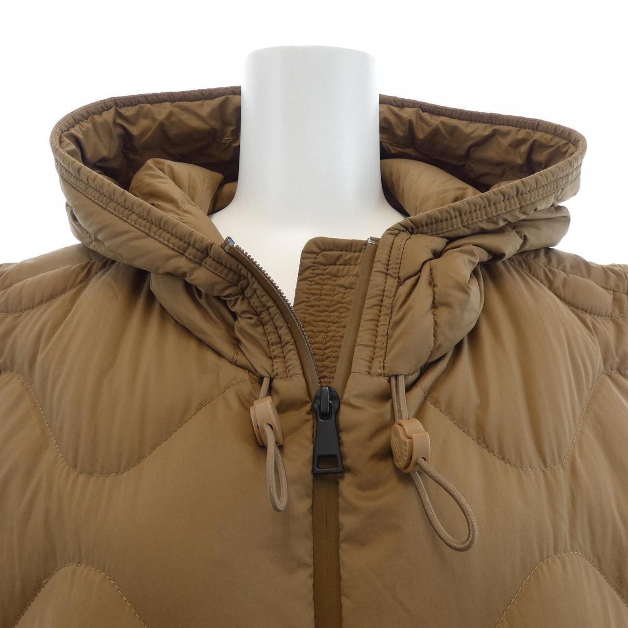 モンクレール MONCLER LIVECHE ダウンベスト
